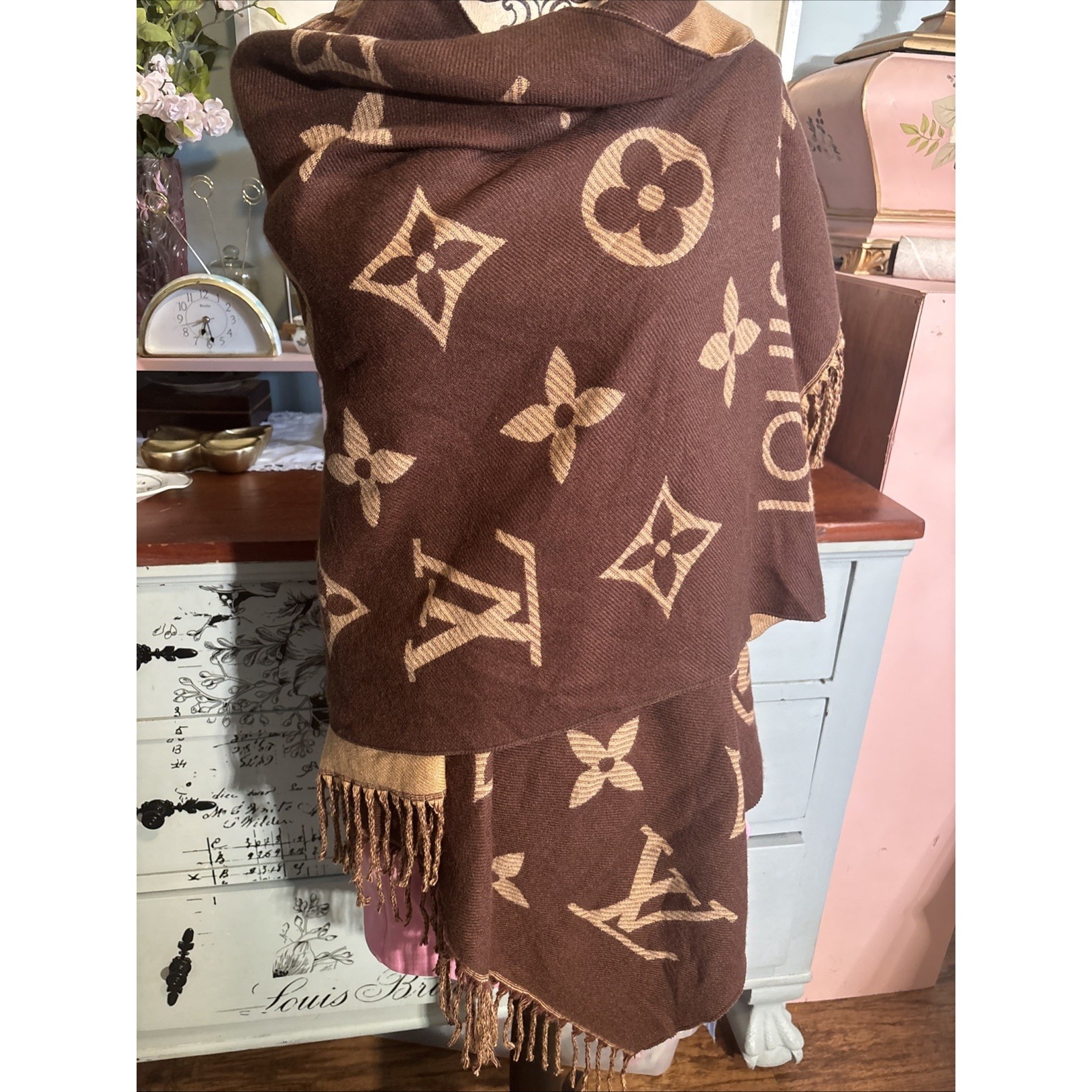 Louis Vuitton 65% Cashmere 35% Silk Monogram Scarf Made In Italy: 73x26